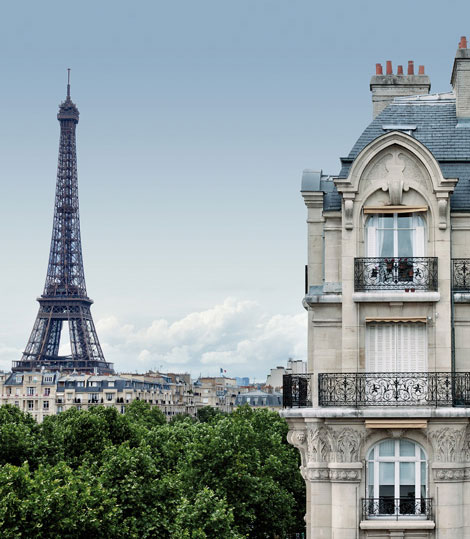 Clarins skincare products are manufactured in Pontoise. Clarins is committed to maintaining its “Made-in-France” legacy.